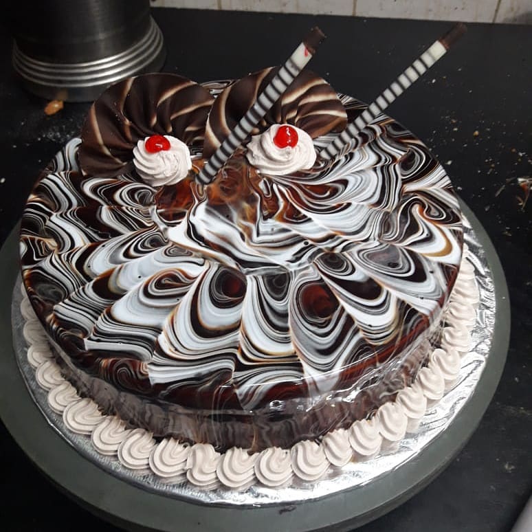 brown white swirl pattern