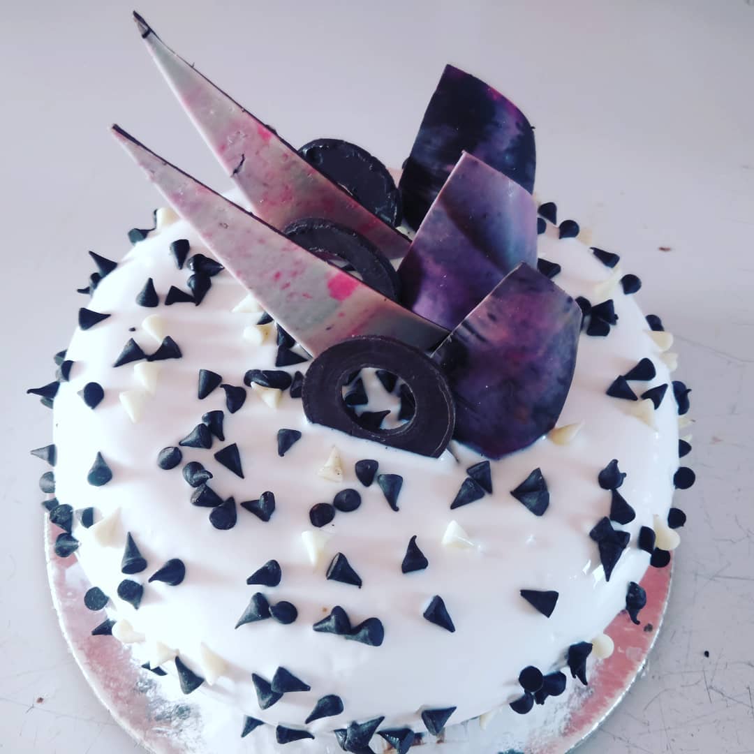 modern geode cake