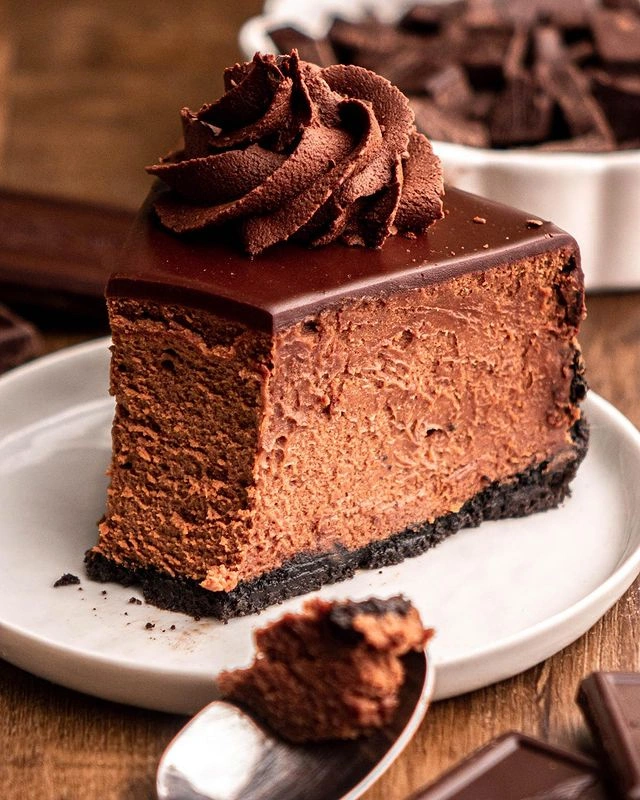 chocolate cheesecake slice