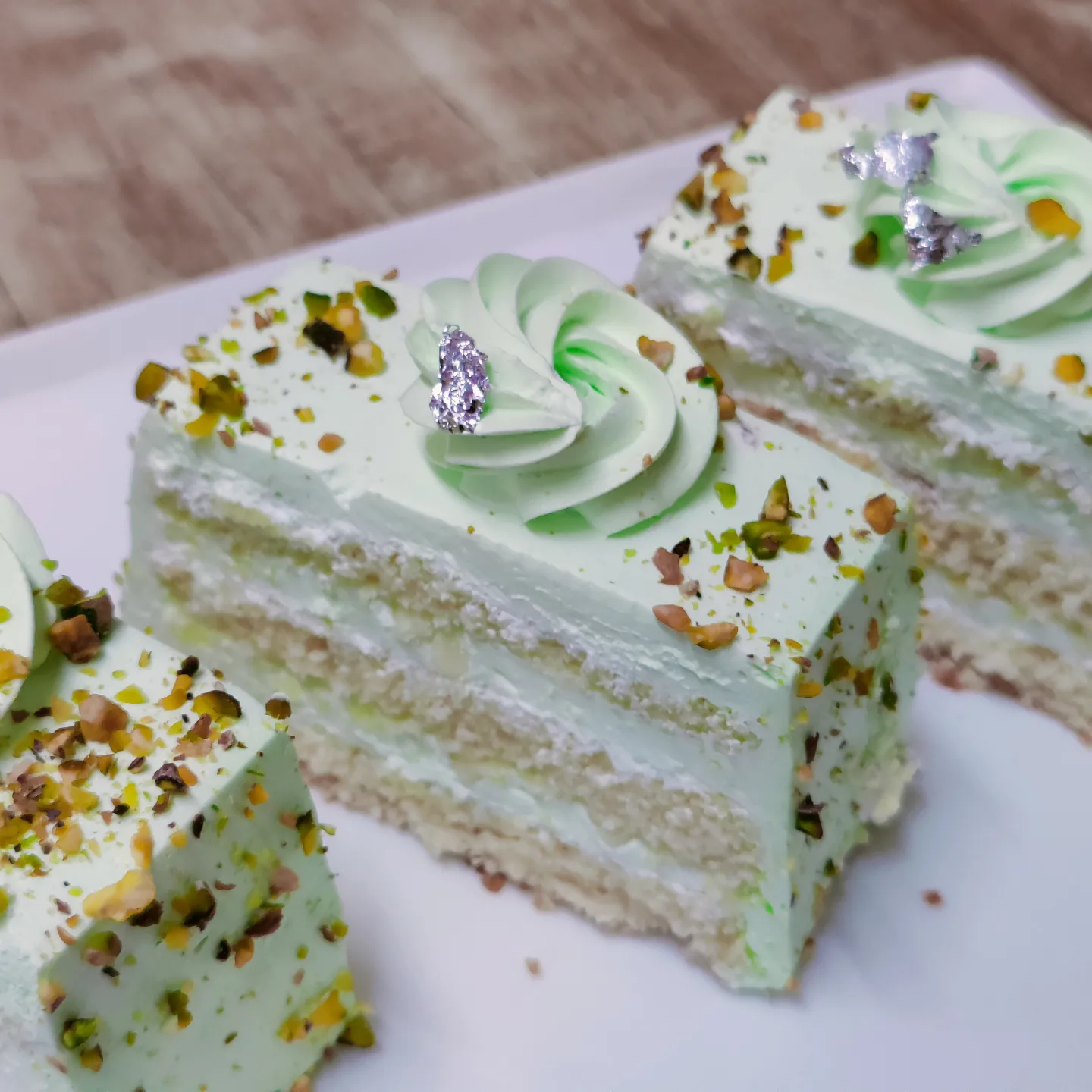 pistachio cream pastry