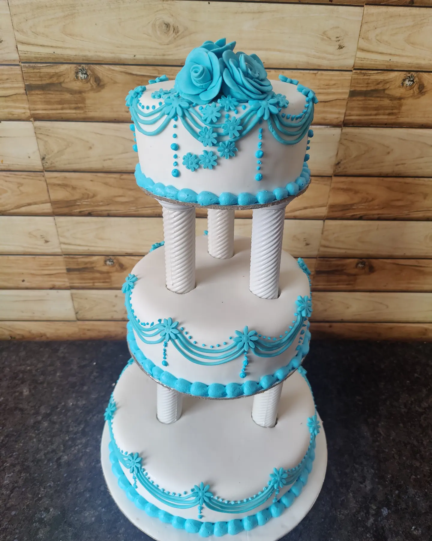 turquoise pillared cake
